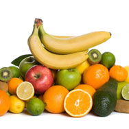 Getrocknetes Obst wie Trauben, Datteln, Feigen, Äpfel, Zwetschgen und Bananen enthält die höchsten Anteile an Fruktose. Getrocknetes Obst wie Trauben, Datteln, Feigen, Äpfel, Zwetschgen und Bananen enthält die höchsten Anteile an Fruktose.