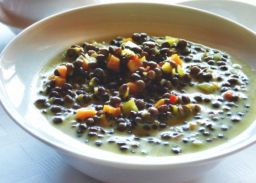 Linsensuppe mit Kokosmilch