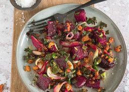 Randensalat mit Algen und Sanddorn