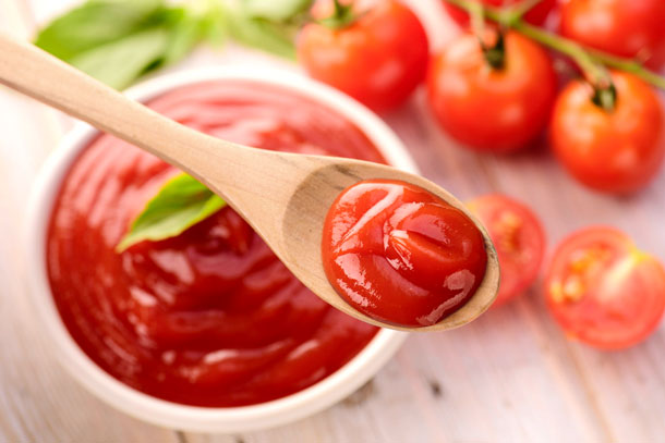 Um Ketchup dickflüssig erscheinen zu lassen, verwendet die Lebensmittelindustrie Nanopartikel. 