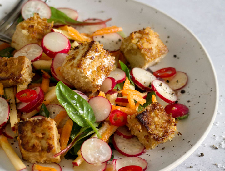 Süss-saurer Radieslisalat mit Knuspertofu