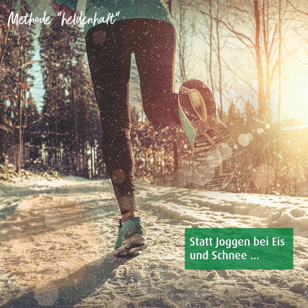 Frau joggt im Winter