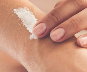 Tipps und Hintergrundinformationen zur Pflege unserer Haut. (Foto: 123RF)