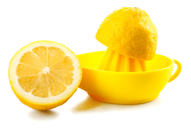 Zitronensaft hilft bei Altersflecken