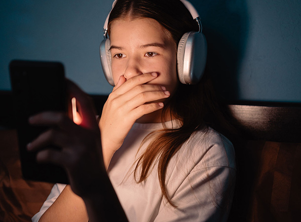 Jugendliche am Handy